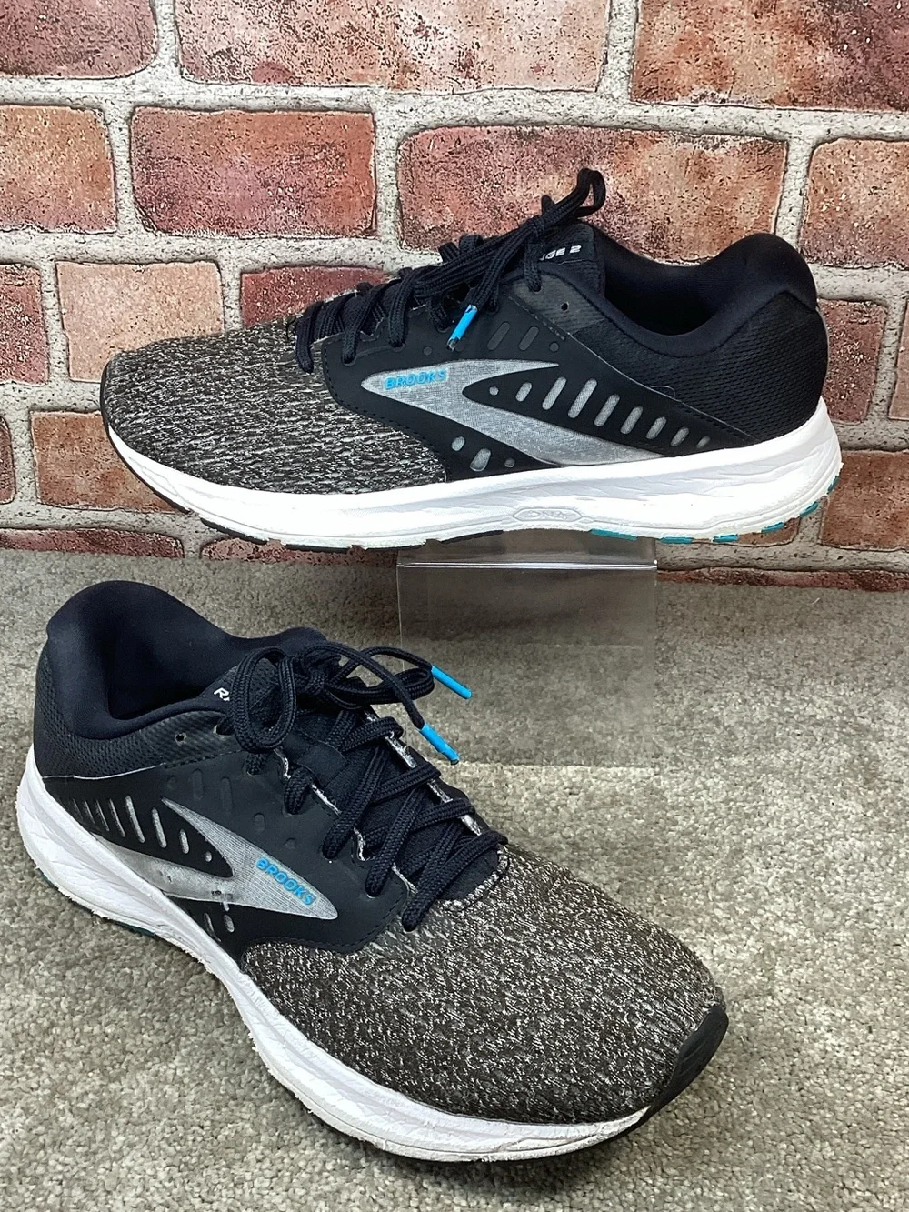 Brooks Range 2 Women’s running shoes sneakers size 11